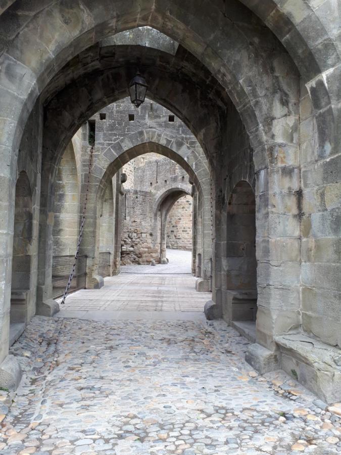 La Medeenne Alairac Buitenkant foto