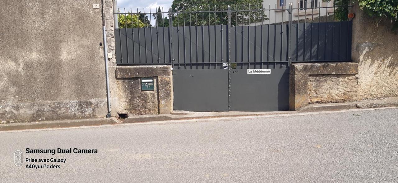 La Medeenne Alairac Buitenkant foto